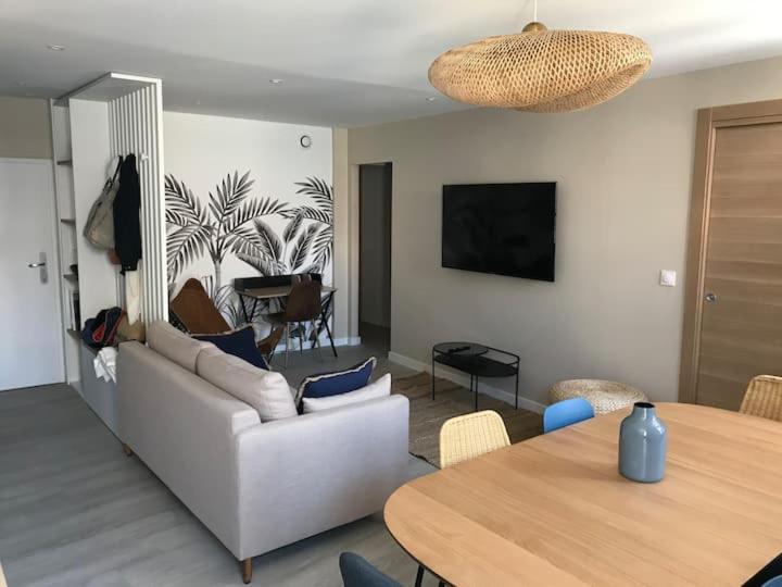 Superbe 3 Pièces 4 étoiles Plein Centre 70m Du Port Appartamento *