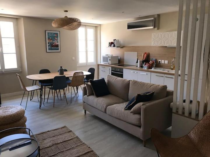 Superbe 3 Pièces 4 étoiles Plein Centre 70m Du Port Saint-Tropez